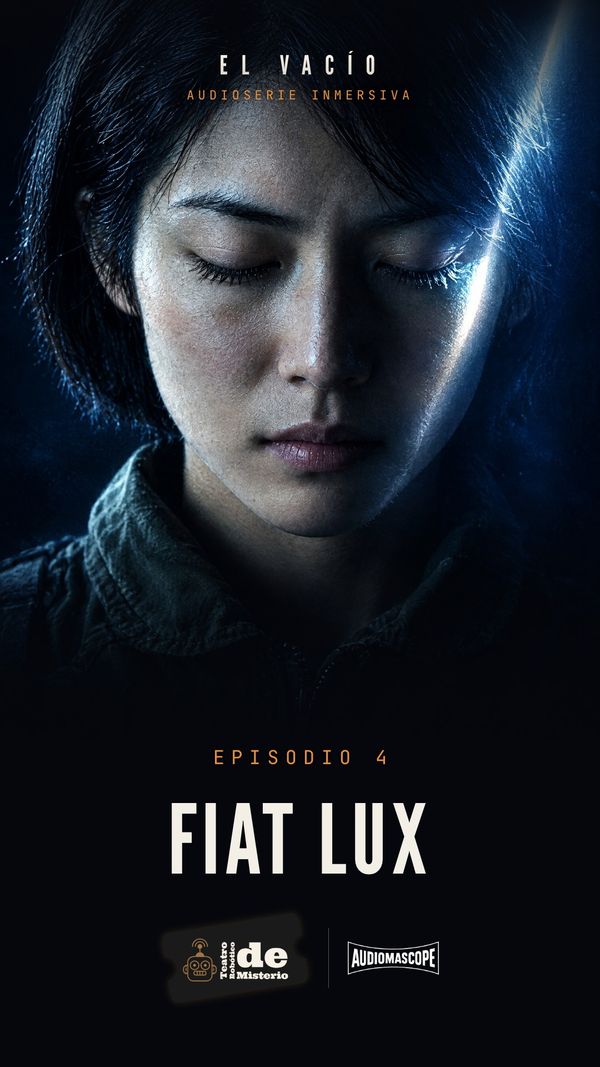 El Vacío 10 Episodio 4: Kaori Toho con los ojos cerrados y una línea de luz en la cara